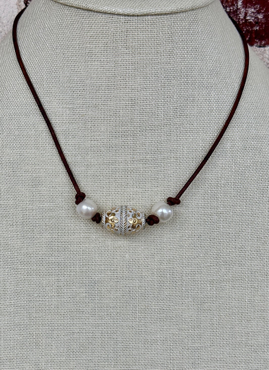 Freshwater Pearl & Leather Pendant Necklace