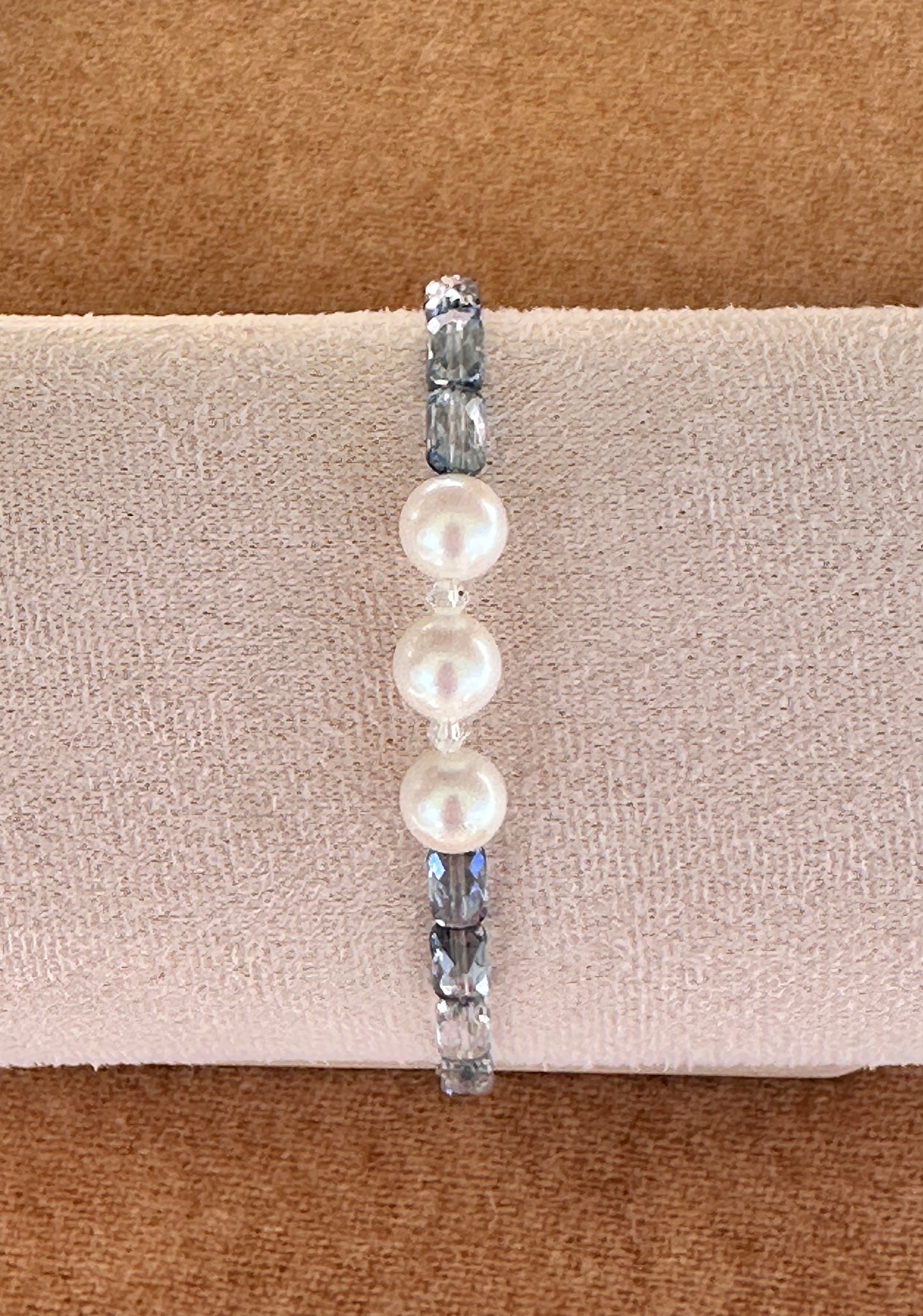 Silver Ice Crystal & Pearl Stretch Bracelet